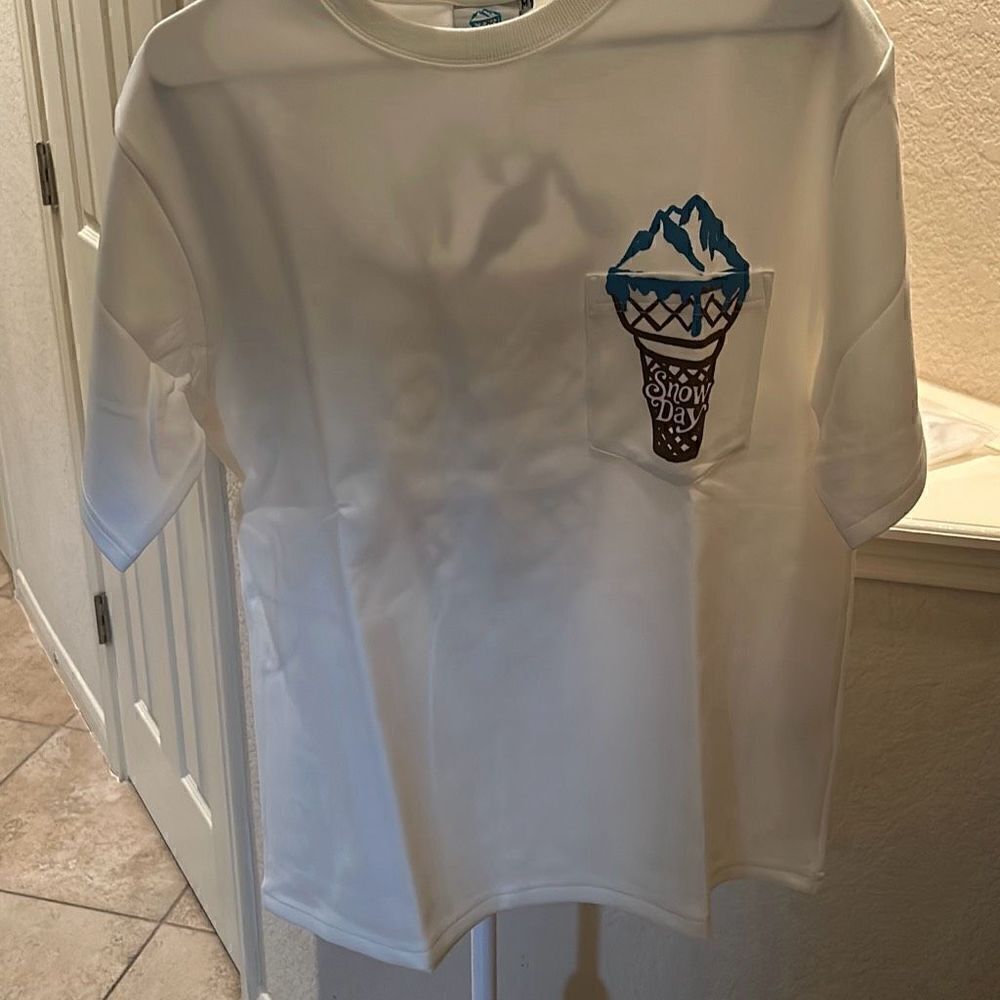 Snowday Mens Size Medium Ice Cream Graphic Tee T Shirt White Front Pocket NWT